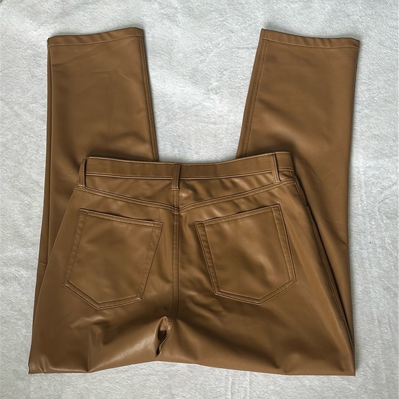 A&F Women’s Plus Size 90’s Straight Ultra High Rise Faux Leather Light Academia - Picture 2 of 9